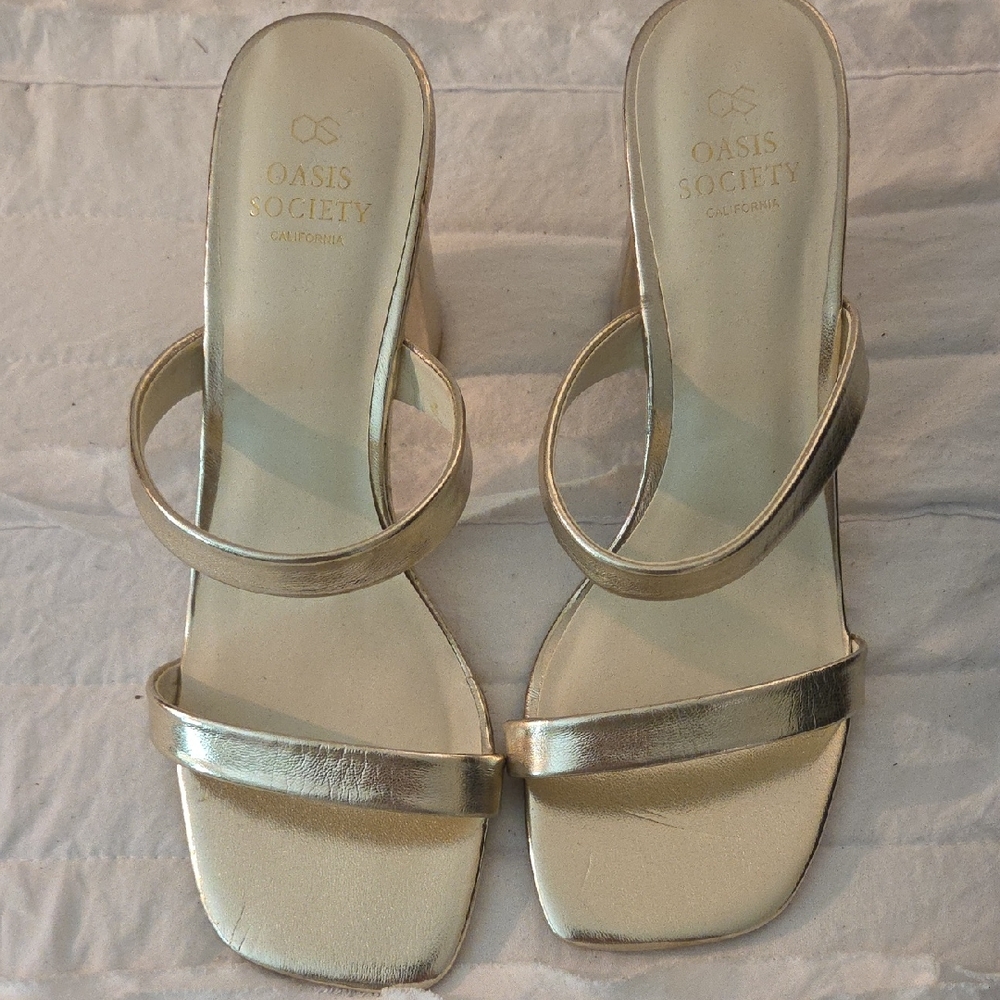 Oasis Society Gold Women's Heels